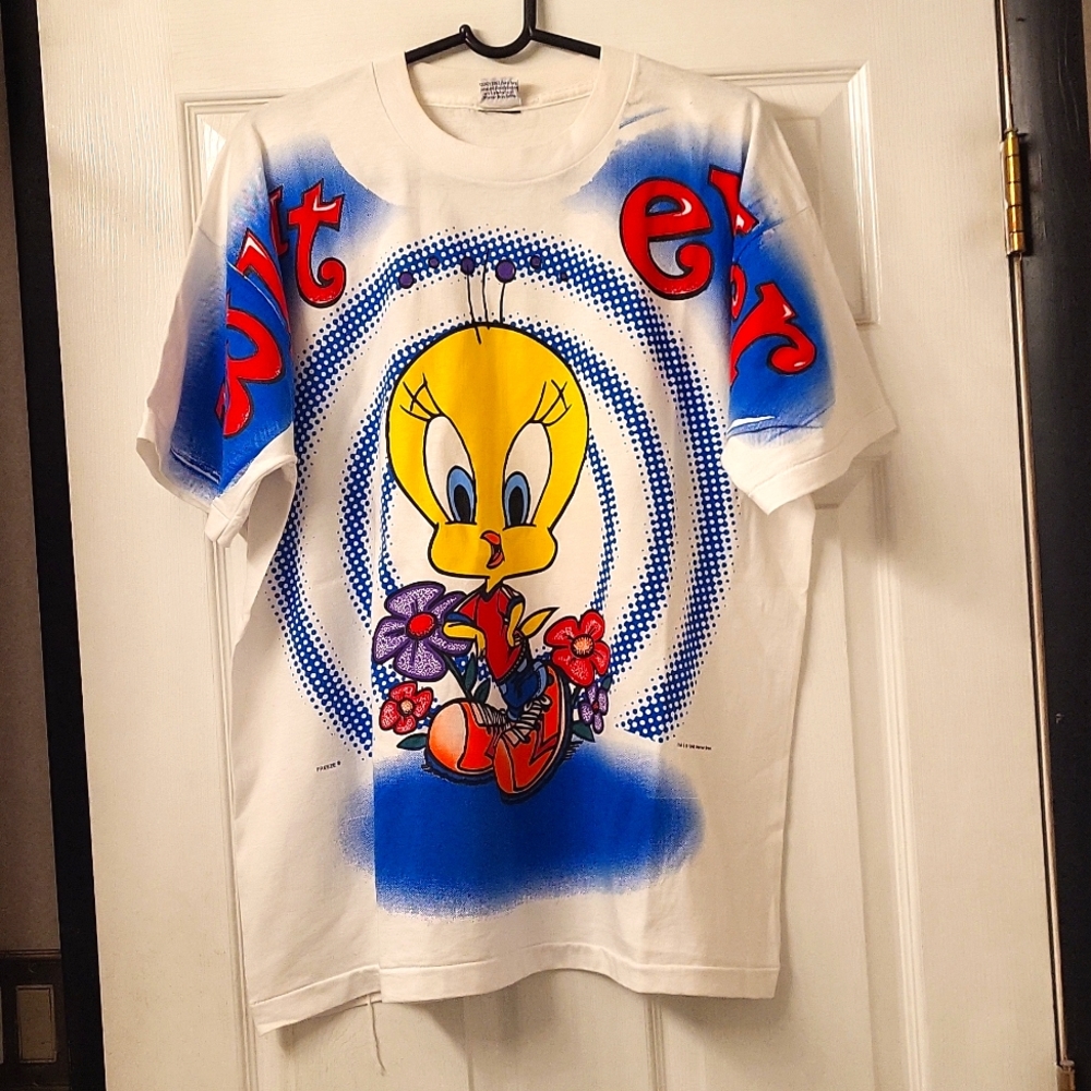 Vintage 90s Tweety Looney Tunes Tshirts